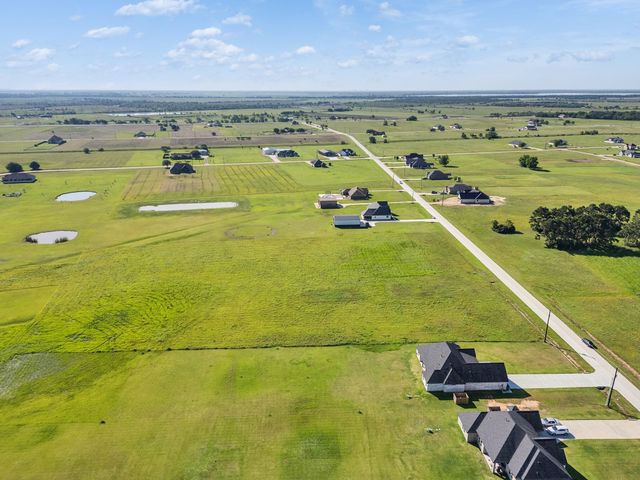 602 Longhorn Trail, Angleton, TX 77515