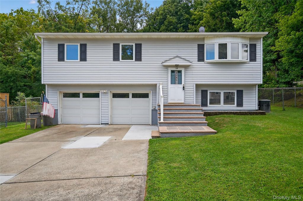 19 Half Hollow, Monroe, NY 10950