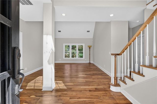 125 Kiveton Park Drive, Roswell, GA 30075