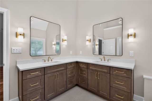 125 Kiveton Park Drive, Roswell, GA 30075