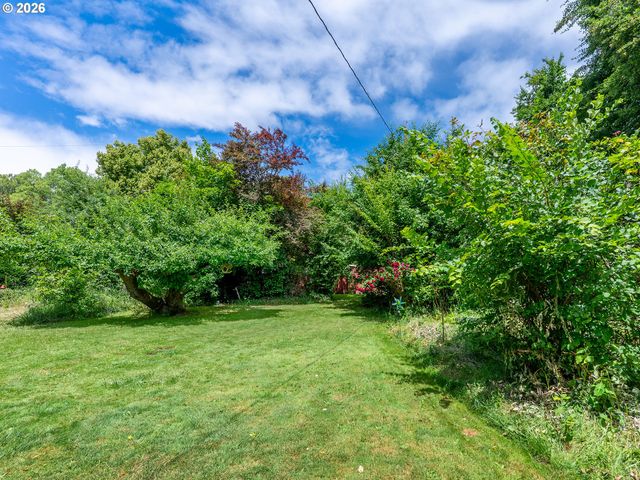 6611 Ne CHESTNUT St, Hillsboro, OR 97124
