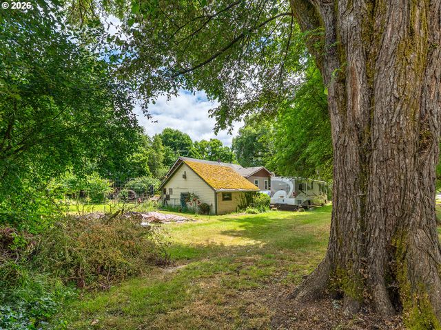6611 Ne CHESTNUT St, Hillsboro, OR 97124