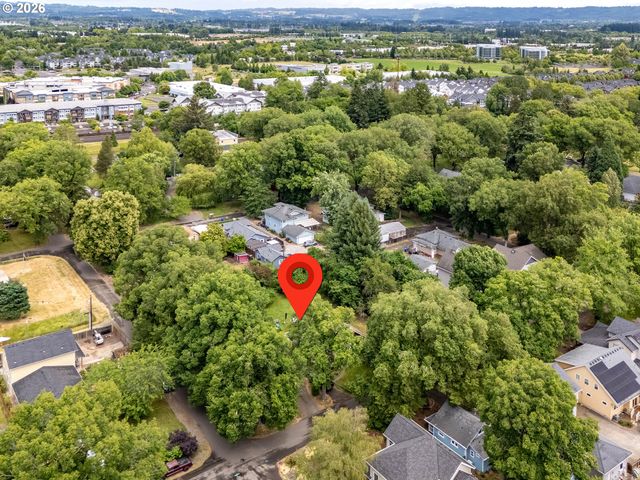 6611 Ne CHESTNUT St, Hillsboro, OR 97124