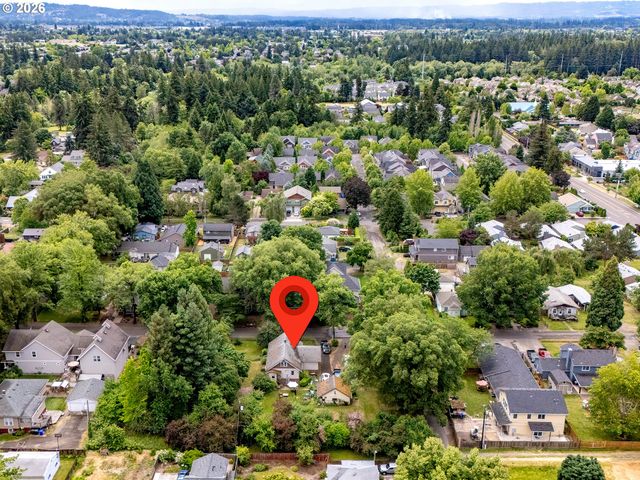 6611 Ne CHESTNUT St, Hillsboro, OR 97124