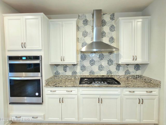 17505 Shakes Creek Dr, Fisherville, KY 40023