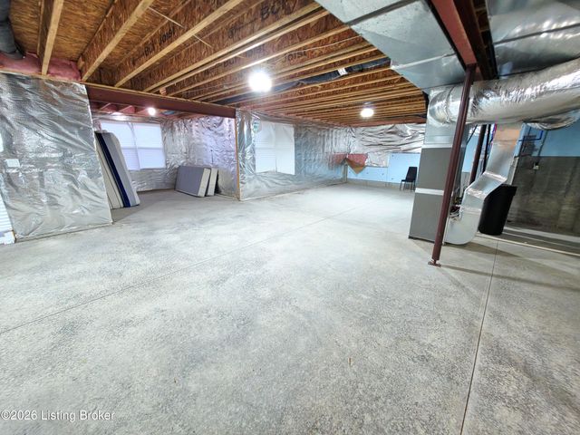 17505 Shakes Creek Dr, Fisherville, KY 40023