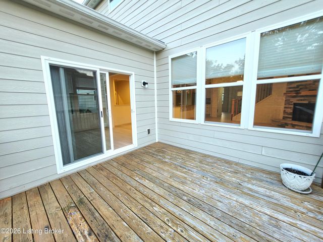 17505 Shakes Creek Dr, Fisherville, KY 40023