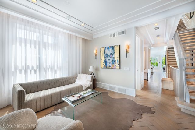 1942 N Sedgwick Street PH, Chicago, IL 60614