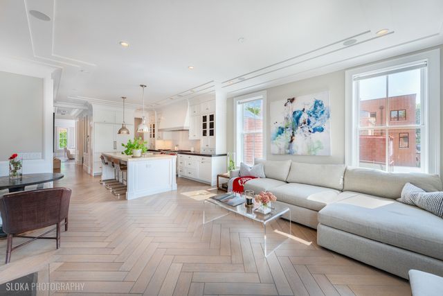 1942 N Sedgwick Street PH, Chicago, IL 60614