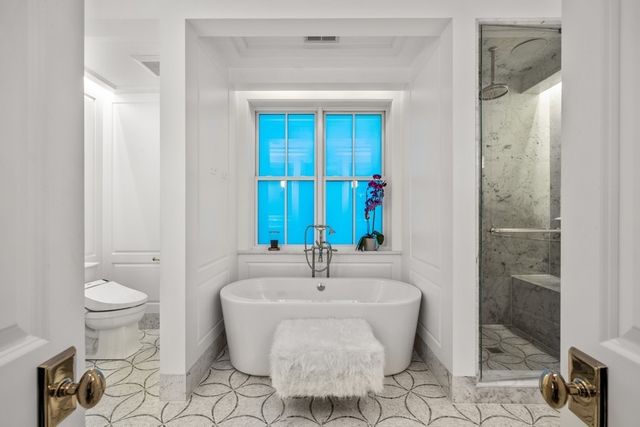 1942 N Sedgwick Street PH, Chicago, IL 60614