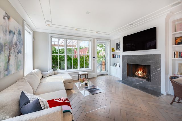 1942 N Sedgwick Street PH, Chicago, IL 60614