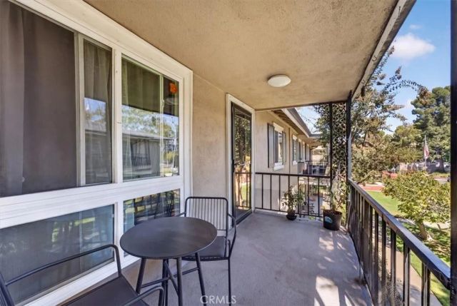 660 S Glassell 12, Orange, CA 92866
