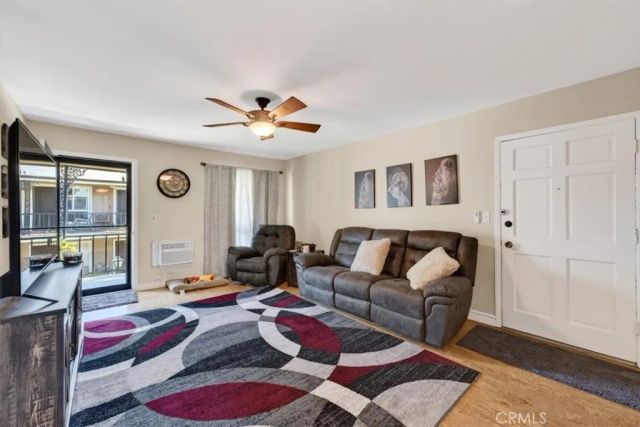 660 S Glassell 12, Orange, CA 92866