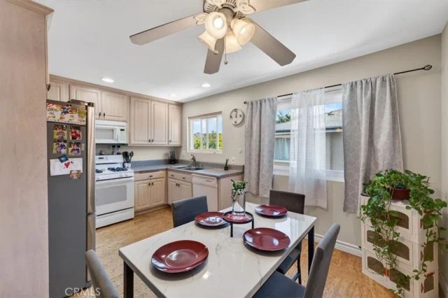 660 S Glassell 12, Orange, CA 92866