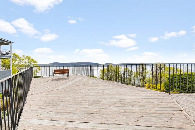 83 Hudson Point Lane, Ossining, NY 10562