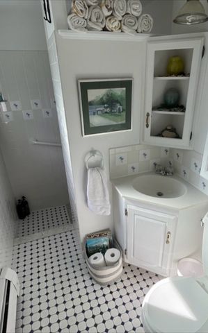 24 Pond Street 1, Marblehead, MA 01945