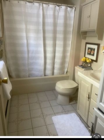 24 Pond Street 1, Marblehead, MA 01945