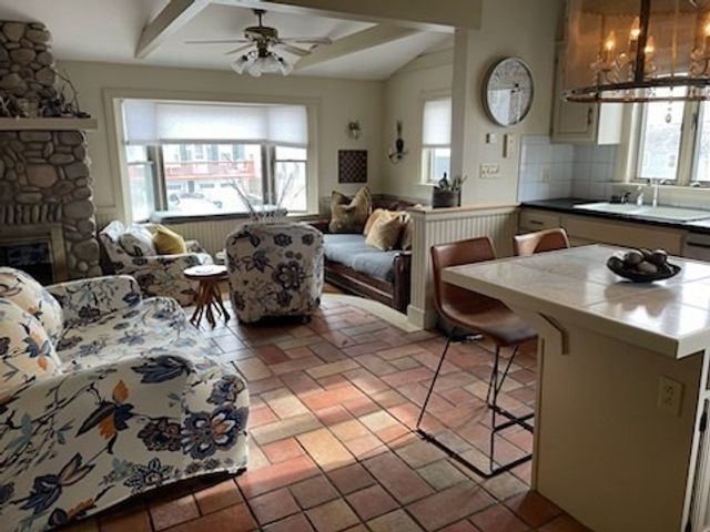 24 Pond Street 1, Marblehead, MA 01945