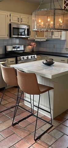 24 Pond Street 1, Marblehead, MA 01945