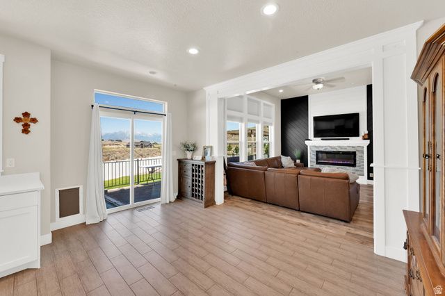 1857 E THUNDER GULCH RD, Eagle Mountain, UT 84043