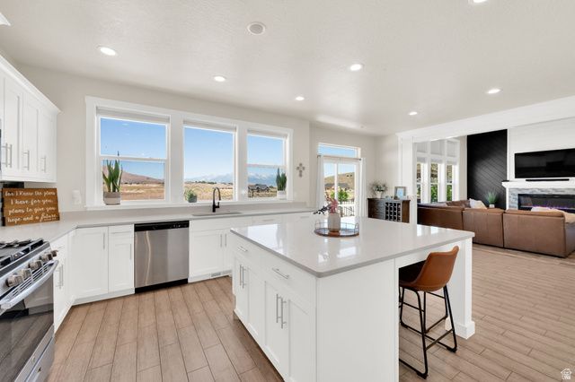 1857 E THUNDER GULCH RD, Eagle Mountain, UT 84043