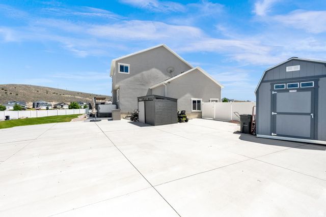 1857 E THUNDER GULCH RD, Eagle Mountain, UT 84043