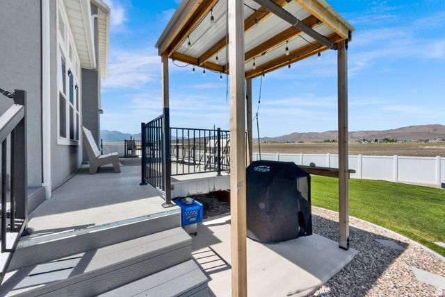 1857 E THUNDER GULCH RD, Eagle Mountain, UT 84043