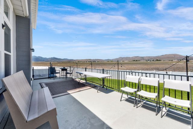 1857 E THUNDER GULCH RD, Eagle Mountain, UT 84043