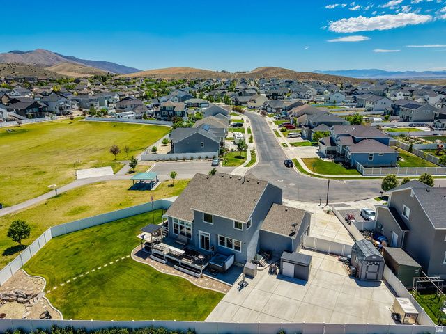 1857 E THUNDER GULCH RD, Eagle Mountain, UT 84043