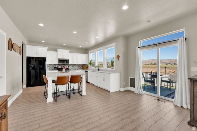 1857 E THUNDER GULCH RD, Eagle Mountain, UT 84043