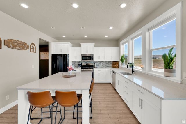 1857 E THUNDER GULCH RD, Eagle Mountain, UT 84043