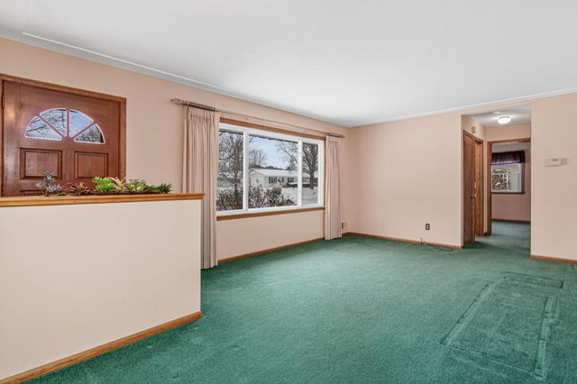 3012 Aquila Avenue N, Crystal, MN 55427