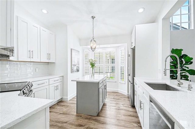 5701 Heron LN 705, Naples, FL 34110