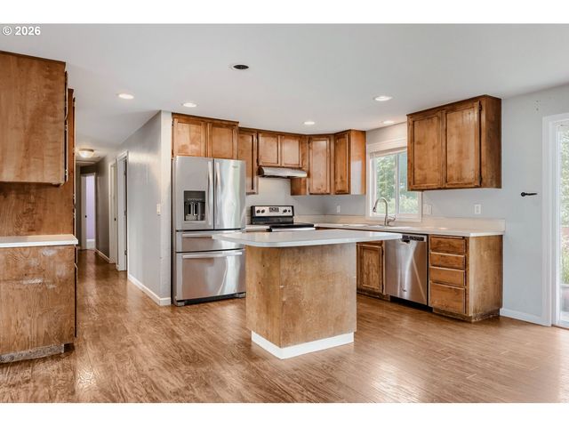 2040 Ne 213TH Ave, Fairview, OR 97024