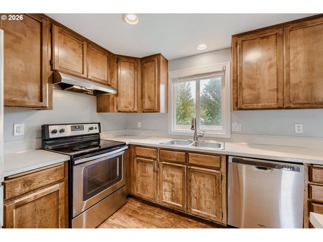 2040 Ne 213TH Ave, Fairview, OR 97024