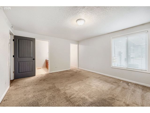 2040 Ne 213TH Ave, Fairview, OR 97024