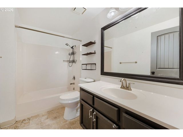2040 Ne 213TH Ave, Fairview, OR 97024