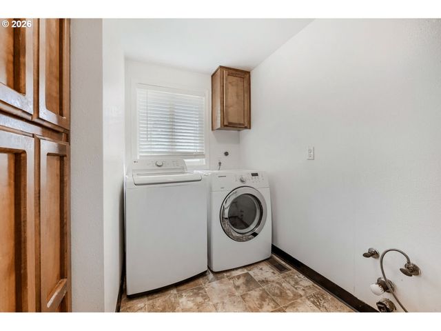 2040 Ne 213TH Ave, Fairview, OR 97024