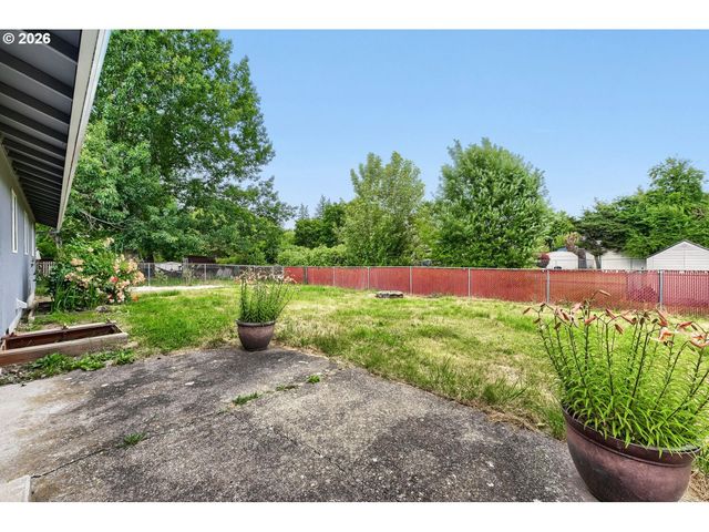 2040 Ne 213TH Ave, Fairview, OR 97024