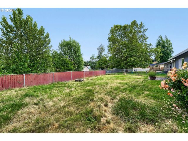 2040 Ne 213TH Ave, Fairview, OR 97024