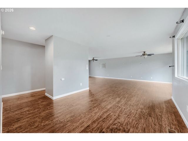 2040 Ne 213TH Ave, Fairview, OR 97024