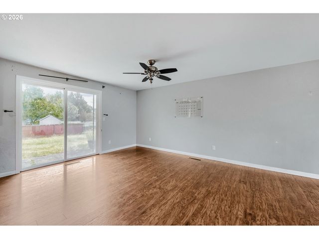 2040 Ne 213TH Ave, Fairview, OR 97024