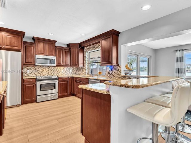 8740 Pasadena Blvd, Pembroke Pines, FL 33024