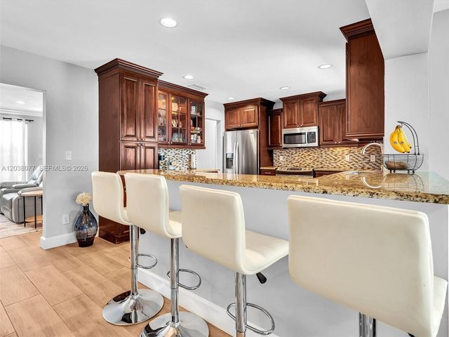 8740 Pasadena Blvd, Pembroke Pines, FL 33024