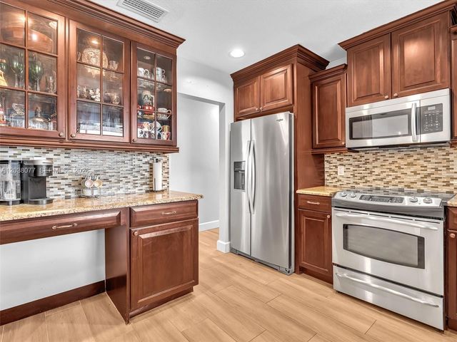 8740 Pasadena Blvd, Pembroke Pines, FL 33024