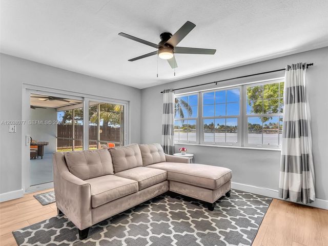 8740 Pasadena Blvd, Pembroke Pines, FL 33024