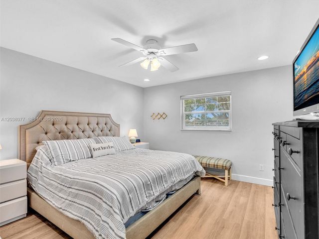 8740 Pasadena Blvd, Pembroke Pines, FL 33024