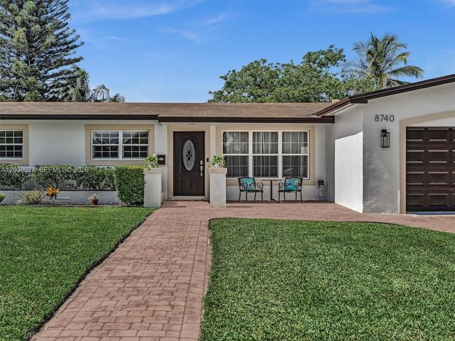 8740 Pasadena Blvd, Pembroke Pines, FL 33024