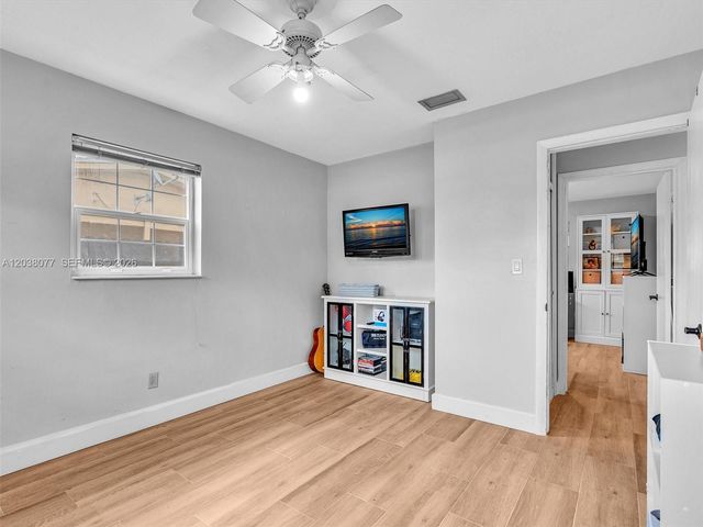 8740 Pasadena Blvd, Pembroke Pines, FL 33024
