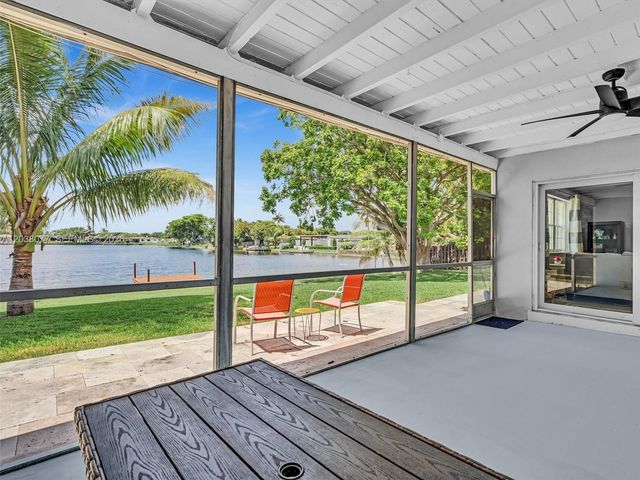 8740 Pasadena Blvd, Pembroke Pines, FL 33024